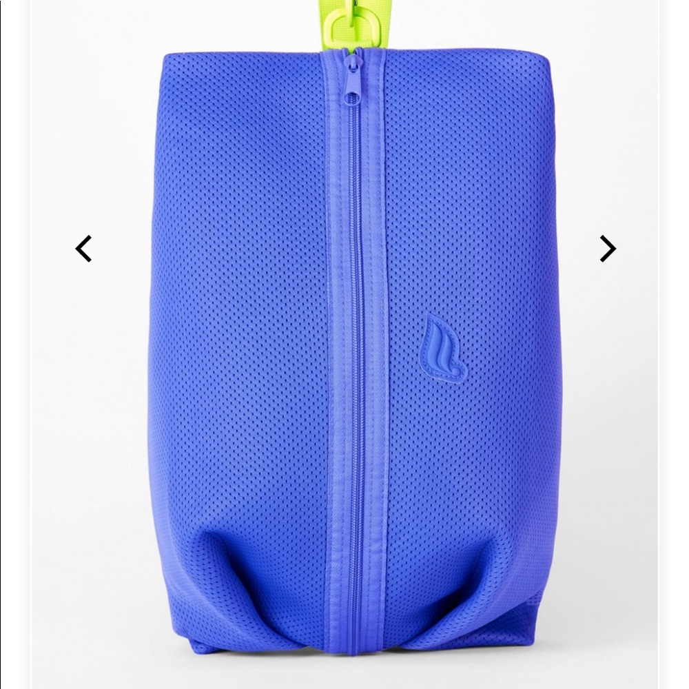 The Functional Bag-Fabletics - Picture 2 of 5